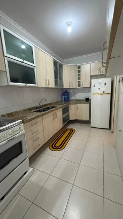 Imagem Apartamento com 2 dormitórios sendo 1 suíte e 1 vaga de garagem em Balneário Camboriú/SC