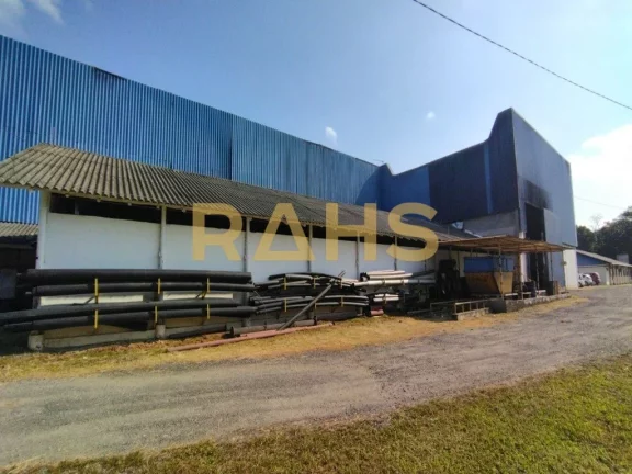 Imagem Este galpão comercial é localizado em Araquari, fundos do KM-65 da BR-101, com área total de 63.4...