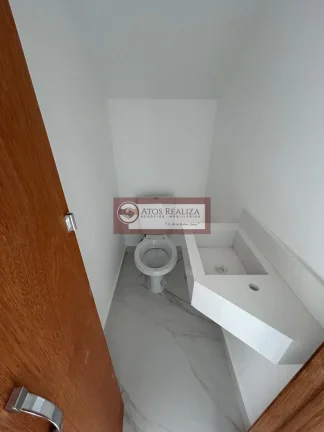 Imagem Chegou a sua Oportunidade de comprar seu Imóvel Vendo Sobrado (esquina) na vila Gea, com 2 Dormitórios, sendo 2 suítes, 2 vagas Paralelas, Lavabo, Infraestrutura para Ar Condicionado e Agua Quente, R$ 650.000 Valor de Oportunidade.