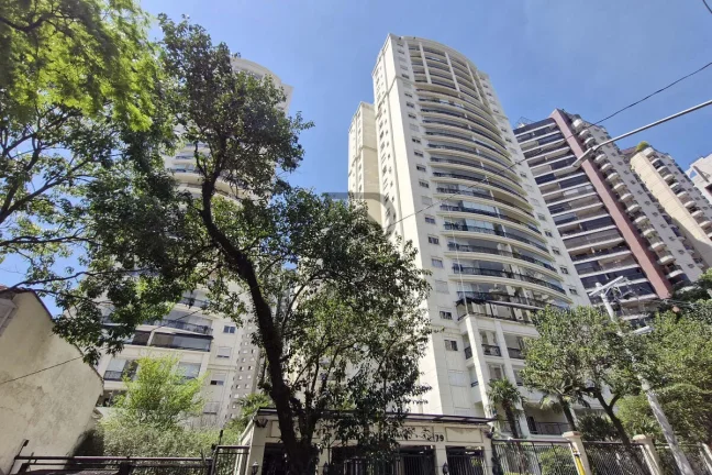 Imagem Apartamento Condomínio Le Quartier Moema andar alto