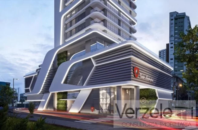 Imagem Apartamento 4 ou + dormitórios para Venda em Balneário Camboriú / SC no bairro Centro