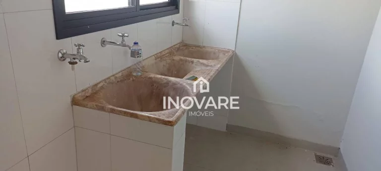 Imagem Casa com 3 dormitórios à venda, 230 m² por R$ 750.000,00 - Residencial Jardim Primavera - Itumbiara/GO