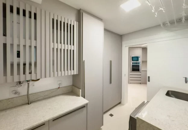 Imagem Apartamento com 3 dormitórios à venda sendo 3 suítes, 164.96 m² por - R$ 10.399.000,00 - Pioneiros - Bal. Camboriú/SC