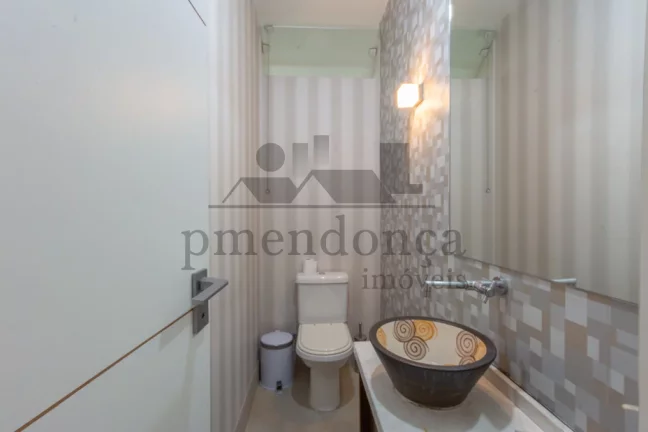Imagem Apartamento reformado com 230m² em Higienópolis, 3 quartos (1 suíte) e 2 vagas.