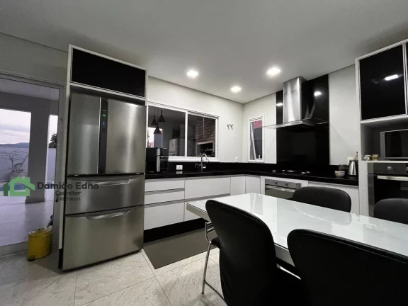 Imagem CASA COM 4 DORMS SENDO 2 SUITES, HORTO STO ANTONIO JUNDIAI, ACEITA TROCA