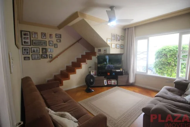 Imagem Casa no Centro | 9 Dormitórios | 4 Vagas | 300m² de Terreno | Permuta Menor | Balneário Camboriú – SC