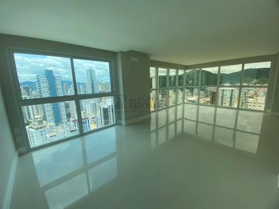 Imagem Apartamento com 4 suítes à venda no Centro de Balneário Camboriú/SC