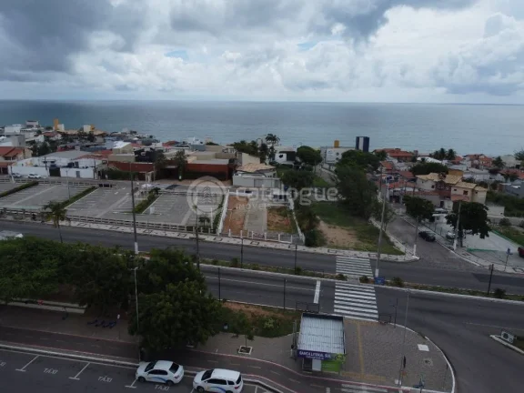 Imagem Terreno comercial à venda ou locação em Ponta Negra - 585m² de visibilidade e localização estratégica - a Av. Eng. Roberto Freire.