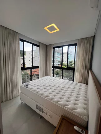 Imagem Apartamento a 250m do mar com 2 dormitórios sendo 2 suítes e 2 vagas de garagem em Bombinhas/SC