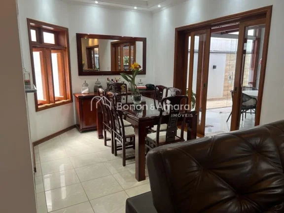 Imagem Casa com 4 Quartos à venda em Valinhos - SP.

Localizado no Condomínio Terras do Oriente a casa co...