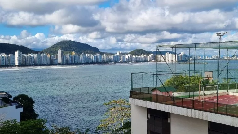 Imagem ÓTIMO APARTAMENTO NA PRAIA DE ASTÚRIAS, VISTA MAR, 3 DORMITÓRIOS. LAZER, 1 VAGA DE GARAGEM.