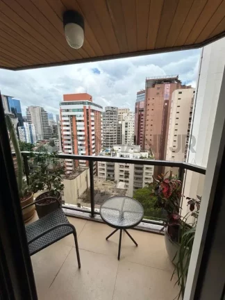 Imagem Espaçoso apartamento de luxo à venda no Itaim Bibi, São Paulo-SP: 4 quartos, 4 suítes, 3 salas, 6 banheiros, 3 vagas de garagem, 213m²!