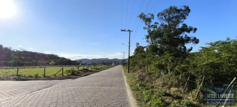 Imagem Terreno de 2.560m² à Venda no Bairro Humaitá - Tubarão/SC |