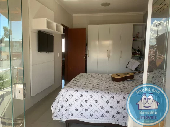 Imagem VENDO EXCELENTE CASA COM 04 DORMITÓRIOS EM PORTO SEGURO