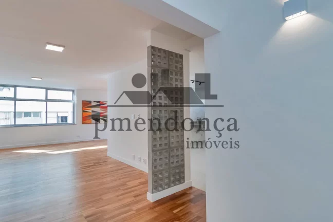 Imagem Apartamento à venda no Ed. Itapuã com 176m2, 2 quartos (1 suíte) e 1 vaga fixa.