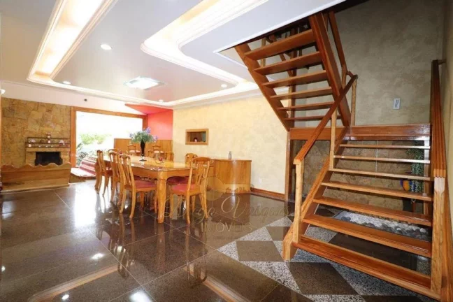 Imagem Casa em Condomínio para Venda em Teresópolis / RJ no bairro Parque do Imbui