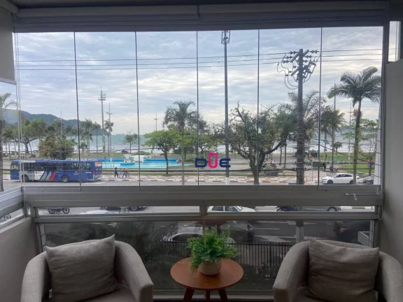 Imagem Apartamento com 2 dormitórios, 1 suíte e dependência completa, com vista mar, na Aparecida