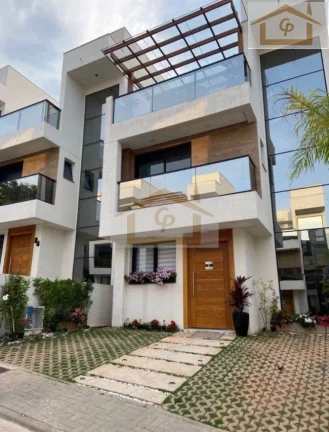 Imagem Triplex Encantador, 4 quartos sendo 2 suítes, excelente espaço para a área gourmet!
