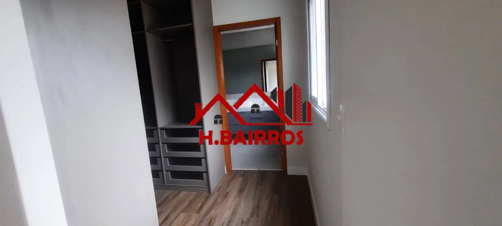 Imagem Casa com 04 Dormitórios à Venda - Jaguary - São Jos?(C) dos Campos