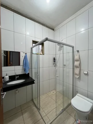 Imagem Casa à Venda no Alto Limoeiro em Patos de Minas-MG com 3 Quartos e 308m² Imóvel com Suíte, Arquitetura Moderna e Localização Privilegiada