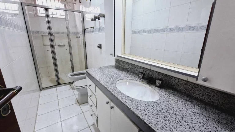 Imagem Aparatamento na Bela Vista com 3 Dormitórios ( 1 suíte) com Portaria 24 hs e 02 Vagas de Garagem