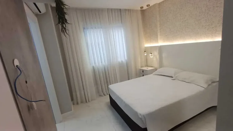 Imagem Apartamento com 3 dormitórios sendo 3 suítes e 2 vagas de garagem em Balneário Camboriú/SC