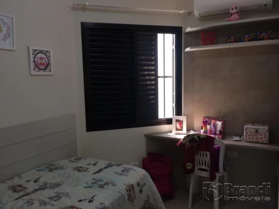 Imagem Sobrado à venda com 150M² aceita permuta de 50% valor do imóvel