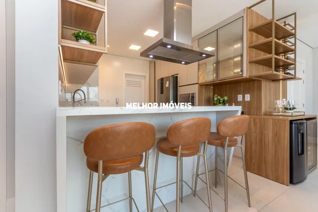 Imagem Apartamento à venda com 4 quartos sendo 2 suítes e 2 vagas de garagem localizado em Balneário Camboriú