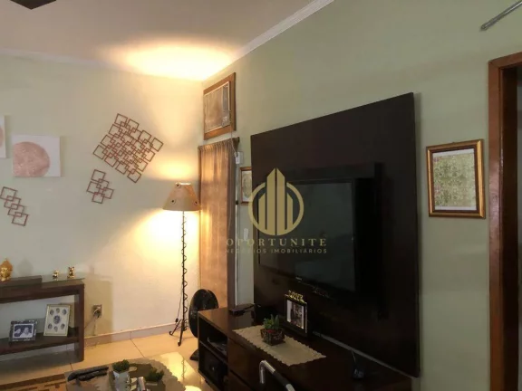 Imagem Casa três dormitórios com edícula