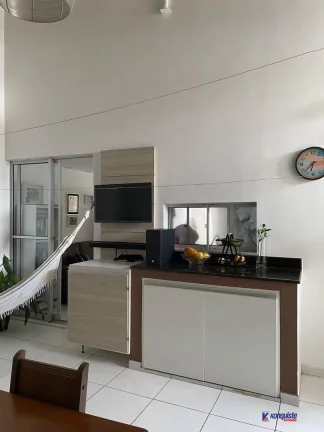 Imagem CASA À VENDA COM 3 QUARTOS, SENDO UM SUÍTE