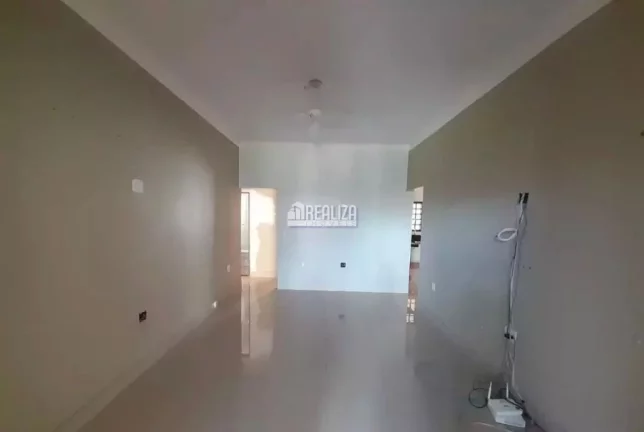 Imagem Casa à venda no Parque das Laranjeiras, Uberaba - 3 dormitórios, suíte, garagem e mais!