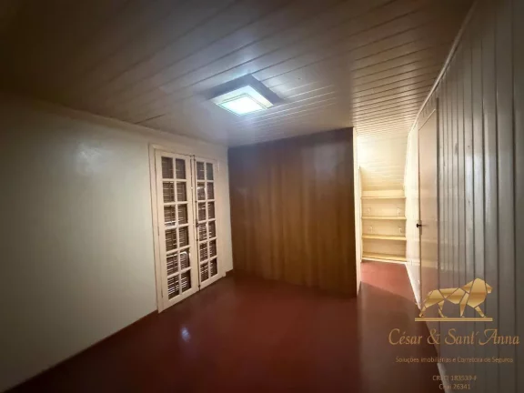 Imagem Casa disponível para locação com 03 dormitórios e vaga de garagem