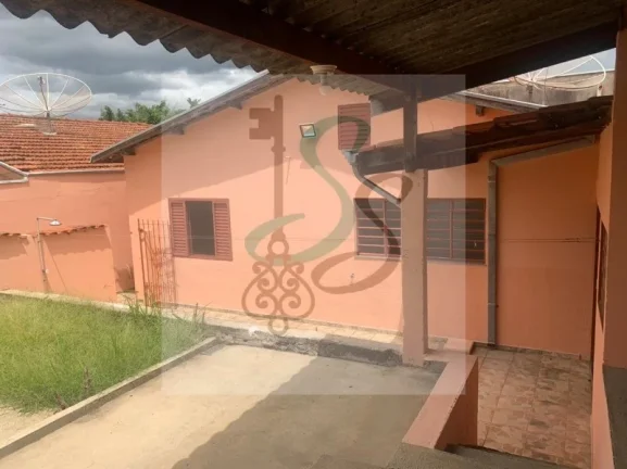 Imagem Venda de casa no Jardim Santa Lúcia, Campinas. 3 dormitórios com ventilador, sala com ventilador, 2 banheiros sendo 1 com box, 2 cozinhas sendo 1 com