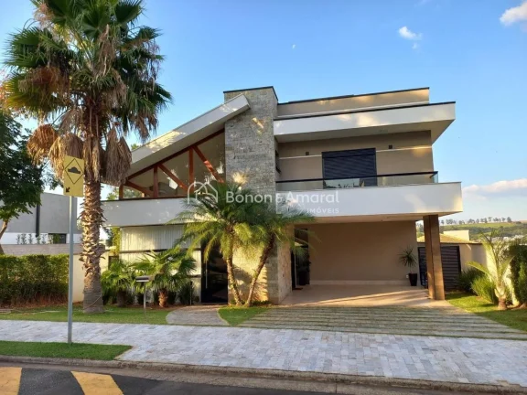 Imagem Linda e espaçosa casa com 472 m² de área construída em um terreno de 560 m². O imóvel possui s...