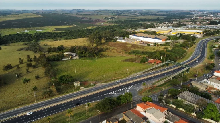 Imagem Área Industrial e Comercial à Venda Sítio Rio Acima de 92.755,00m². Localizado em Capivari/SP