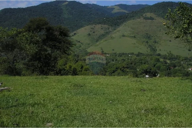 Imagem "Adquira Sua Fazenda dos Sonhos na Agro Brasil, RJ!"