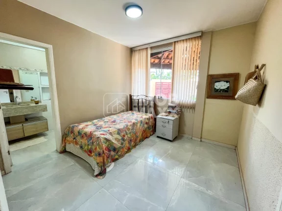 Imagem Excelente casa no Jardim Botânico, Brasília: 400m², 4 dormitórios, 4 suítes, 5 banheiros. Venda por R$ 1.350.000. Agende uma visita!
