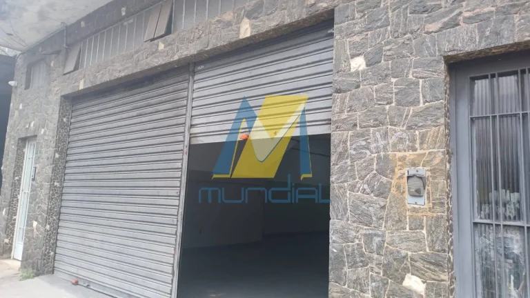 Imagem Imóvel amplo, versátil e pronto para uso, ideal para diversos tipos de com.