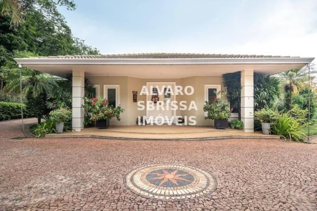 Imagem Casa magnífica com vista para longo pôr do Sol e para o campo de golfe do Condomínio Terras de São José em Itu SP Ladeada de verde e isolada. 6 dormit