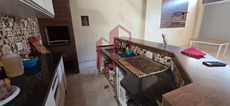 Imagem Oportunidade Única: Casa Comercial à Venda no Centro de Franco da Rocha-SP, 3 Quartos, 1 Suíte, 4 Salas e 2 Vagas de Garagem!