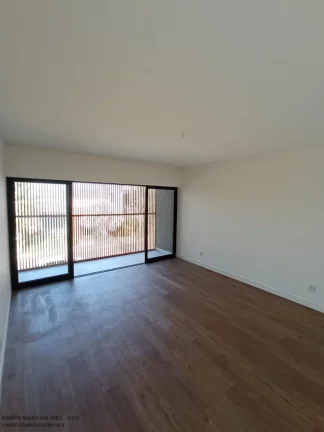 Imagem Imperdível: Casa de luxo em condomínio Alphaville, 4 quartos, 4 suítes, 2 salas, 4 vagas em Camaçari-BA