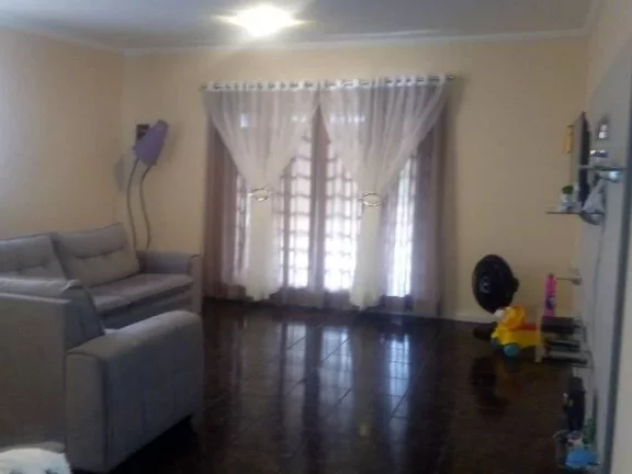 Imagem Sobrado com 235 metros de Construção 3 Dormitórios 2 Vagas de Garagens