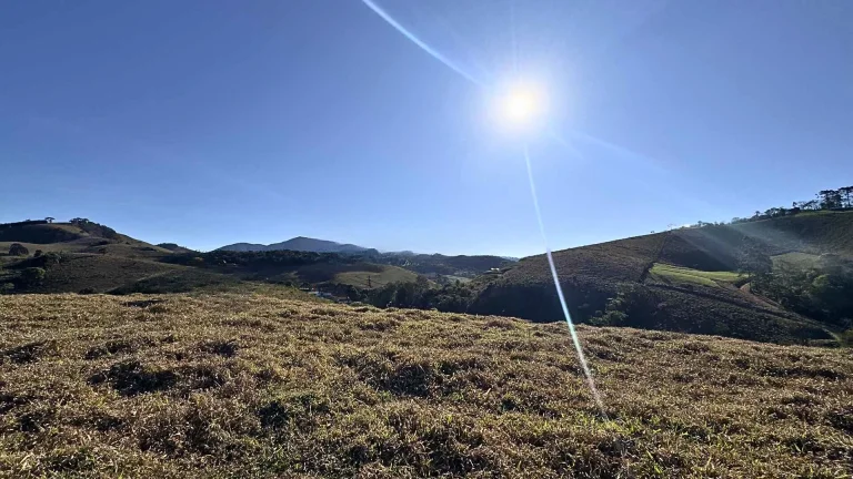Imagem Domínio de Vista e Eficiência em Santo Antônio do Pinhal: 72.000 m² com Vista para a Pedra do Baú