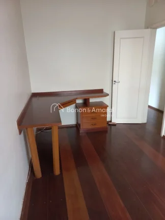 Imagem Localizada no sofisticado Residencial Parque dos Ipês, esta casa impressiona pelo espaço generoso ...