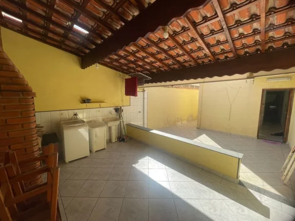Imagem Sobrado 3 dormitórios sendo 1 suíte ao lado da praia – GUILHERMINA