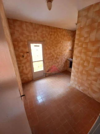 Imagem Otima casa no centro de São Gonçalo com varanda,Sala 02 quartos bamheiro,cozinha e area de serviço,vaga de garagem,proximo a todo comércio do centro d