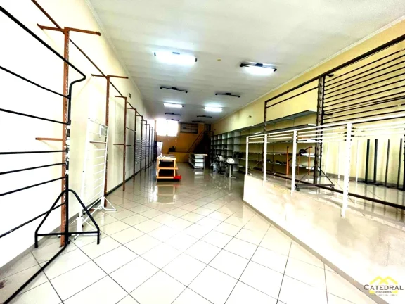 Imagem Salão comercial com casa de 2 dormitórios (1 suíte) 25 vagas - Jundiaí/SP