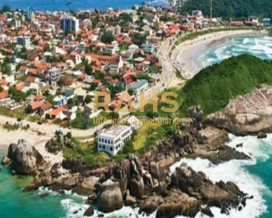 Imagem Linda casa estilo mediterrâneo no litoral de Santa Catarina. Situada na Praia Grande em São Franci...