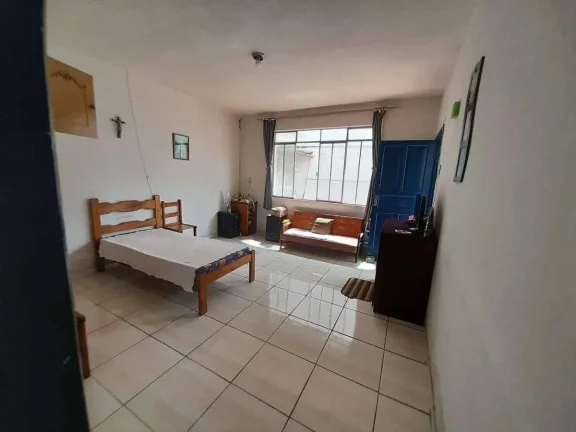 Imagem Casa à venda em Barbacena, Centro, com 2 quartos, 140m2