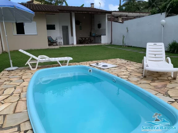 Imagem Bela casa a 250 metros da praia